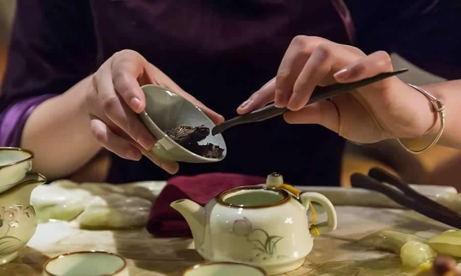 女人堅(jiān)持每天喝這些茶有助排毒